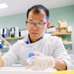 Dr Zhe Yang
